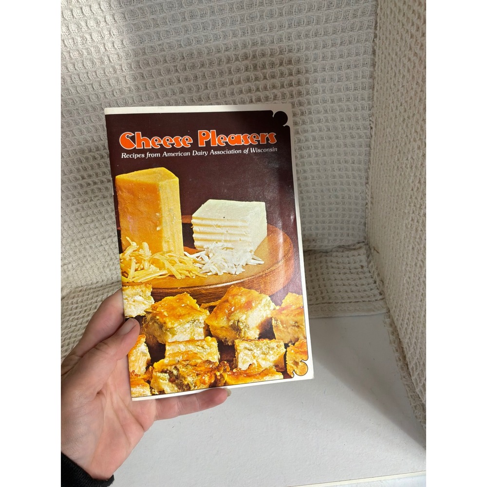 [Vintage] Unisex American Dairy Association Cheese Pleasers Cookbook OS Brown